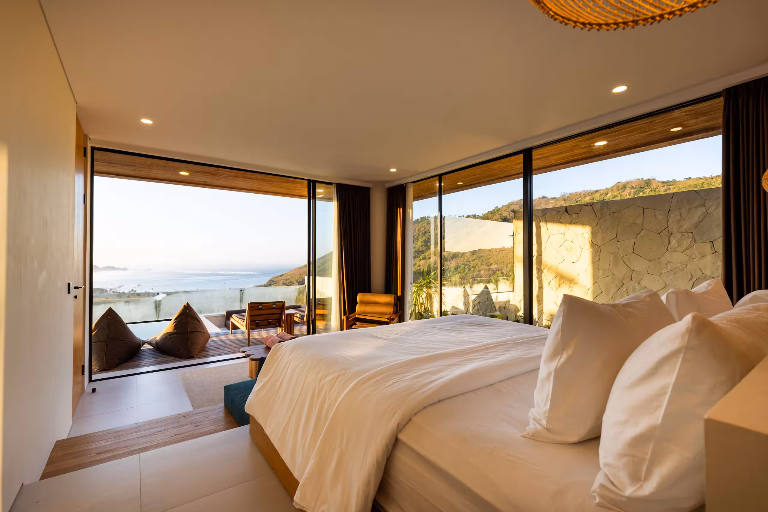 Source photo: bedroom with sea view